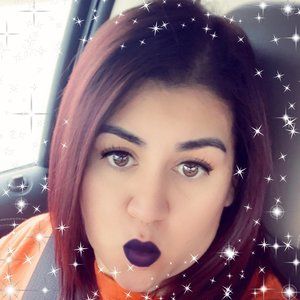 Meet your Posher, Carmela